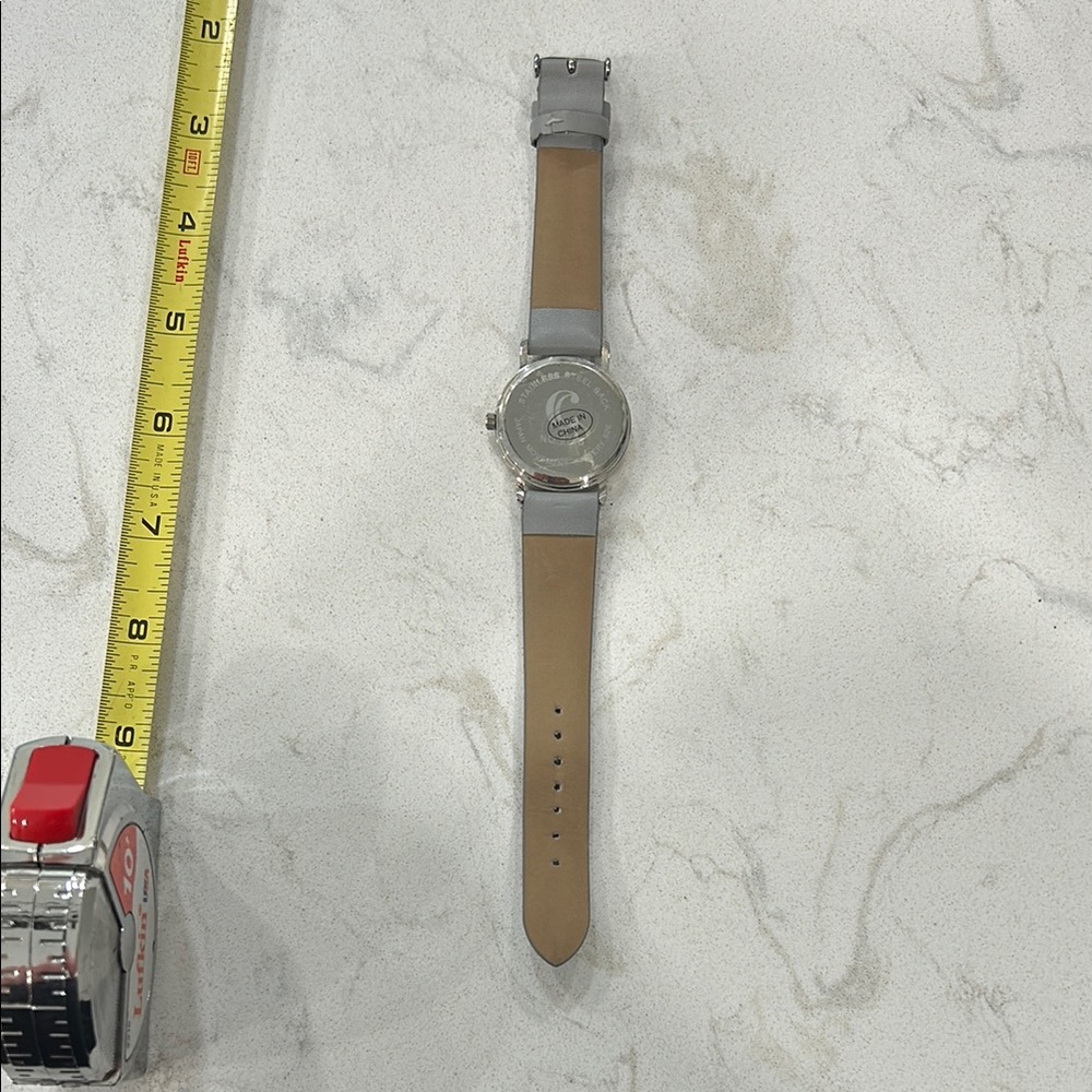 🎄 Gray Chevron Pattern Watch - Picture 5 of 9